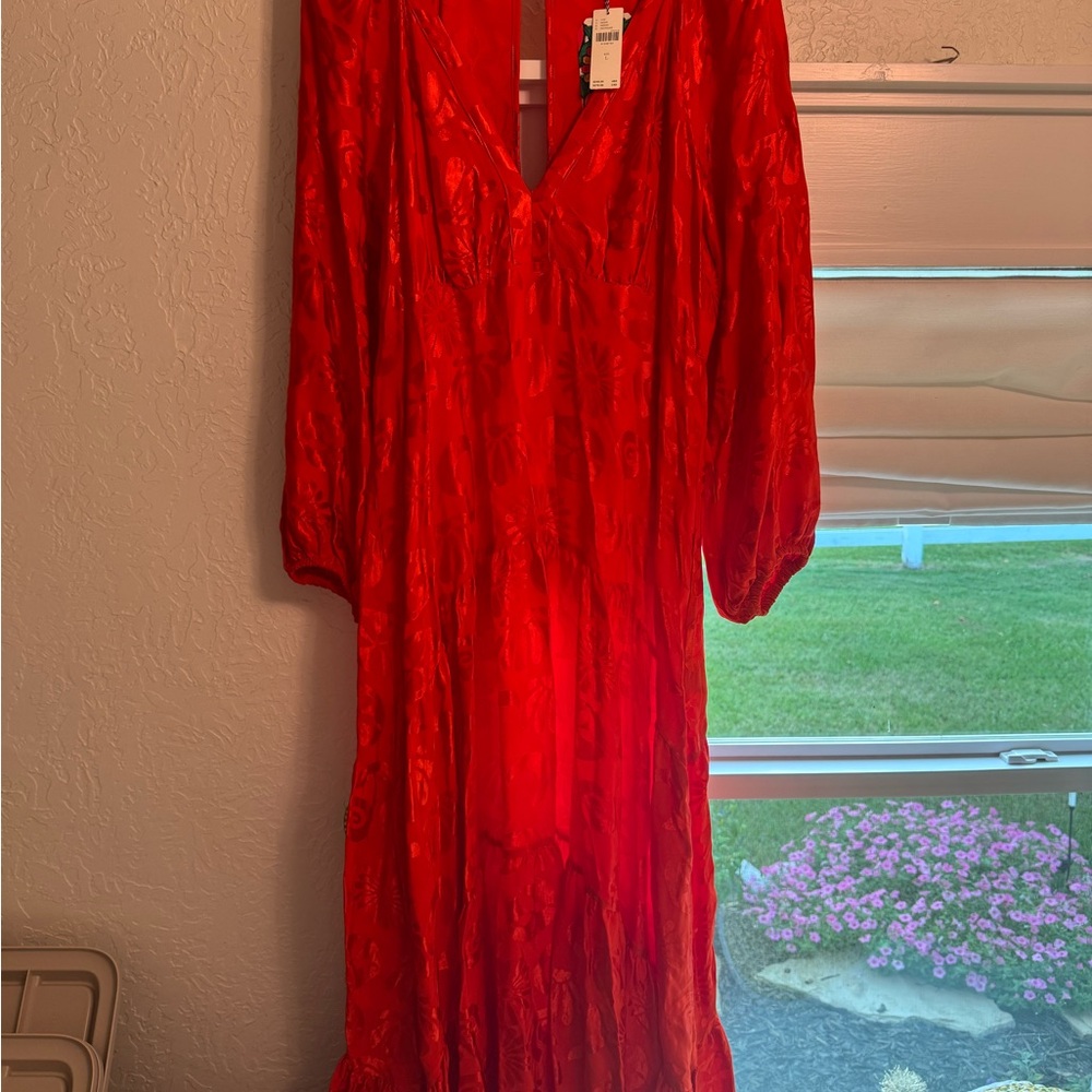 Farm Rio Long-Sleeve V-Neck
Jacquard Maxi Dress